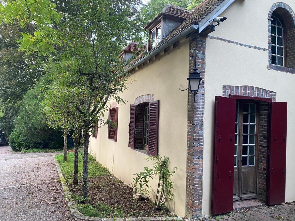 Villa Le Charme Mézilles Exterior foto